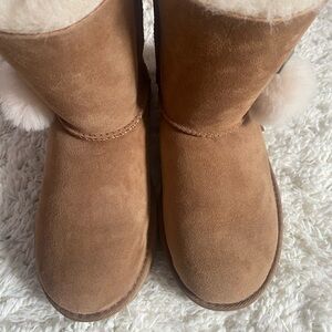 UGG size 2 little girl ugg boots , good condition